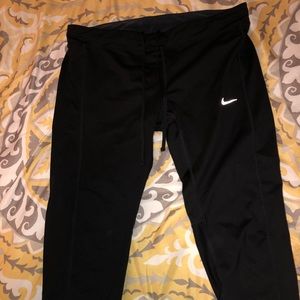 Black nike cropped running/athletic pants